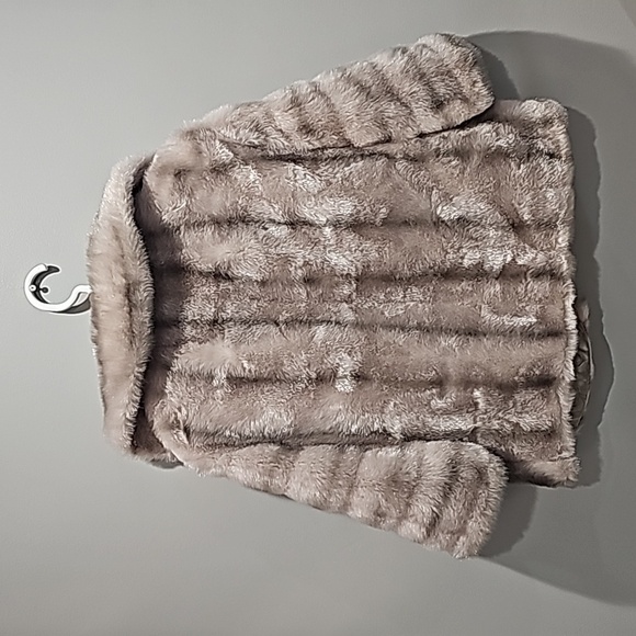 Sears fashions faux fur  jacket size m/l - Picture 7 of 7